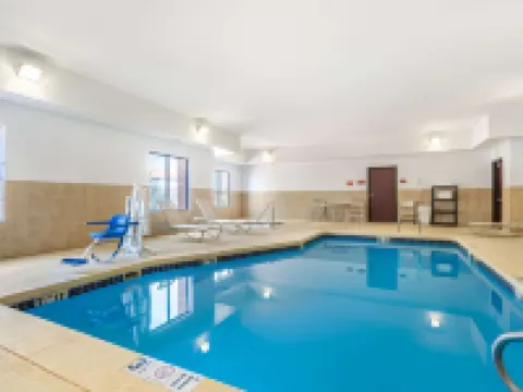 東蓋洛普 66 號公寓及 40 號州際公路舒適全套房酒店 蓋洛普酒店