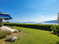 Vista Hotel di 