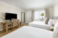 Pacific Edge Hotel on Laguna Beach - balcony