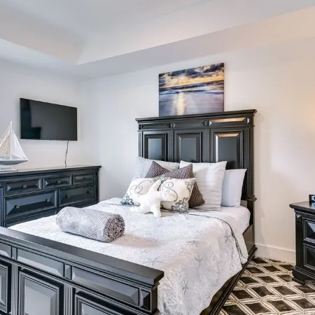 Pet-Friendly Yard! Comfy Lehigh Acres Getaway