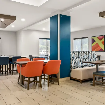 Holiday Inn Express & Suites DETROIT-NOVI by IHG