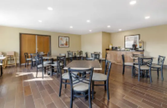 Quality Inn & Suites Stoughton - Madison South