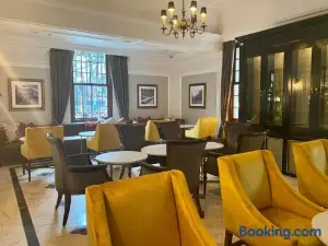 Taj Hotel 305