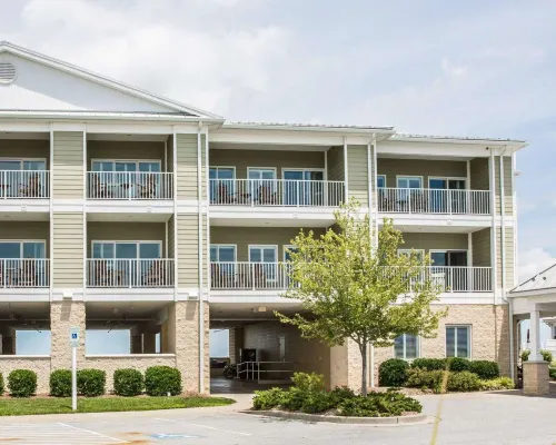 Island Inn & Suites, Ascend Hotel Collection - 3-Star