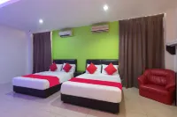 Mines Cempaka Budget Hotel