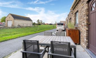 Tasteful Holiday Home in Loppem with Hot Tub