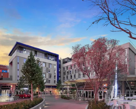 โรงแรมโพรเทีย บาย แมริออท พริทอเรีย ลอฟทัสพาร์ค โรงแรมในพริทอเรีย