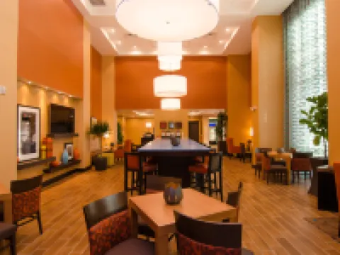 Hampton Inn & Suites Huntsville Hotels in Walker County