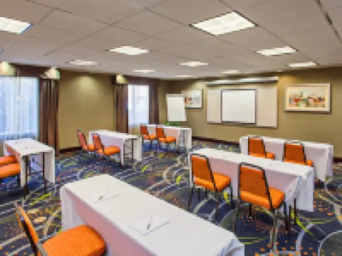 Hampton Inn & Suites Merced Hotels in Merced