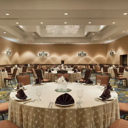 Embassy Suites by Hilton Phoenix Tempe