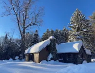The Owls Nest-A quaint cabin in the woods of VT-Near Bromley, Magic & Stratton