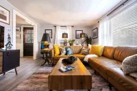 Fire Pit & Grill, Movie Room, Workspace, A/C, Pets