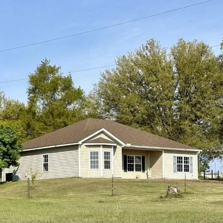 Great views and walking distance to the boat ramp at Lake Seminole!!