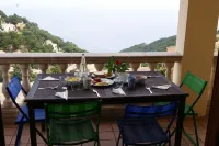 Spacious Villa with Pool, Jacuzzi, Stunningly Situated on the Med