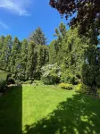 Charming single level updated home~Centrally located