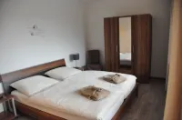 Fernblick vacation apartment with indoor pool, swimming pond & direct access to the garden