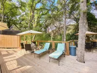 Lago Haus, Top Unit, Wundercove Cottage, Access to Shared Pool and River