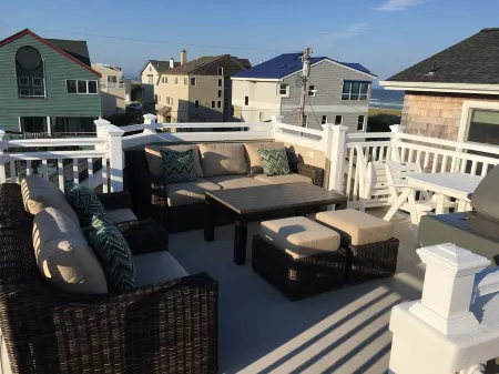 THIRD FROM THE BEACH - OCEAN & BAY VIEWS FROM THE ROOFTOP; SUNRISES & SUNSETS