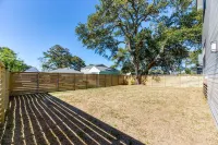 Dog friendly-perfect central location in OBX, few minutes walk from the beach