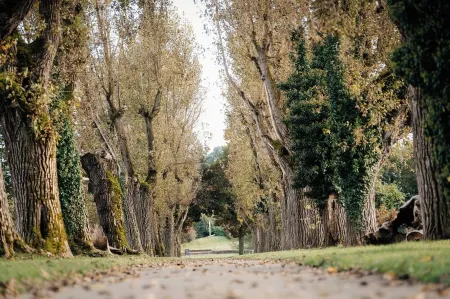 LaMiaCasa Family-Business-Airport-Fair-Uni-Base