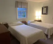 Peaceful, comfortable Cape Cod house close to the shore