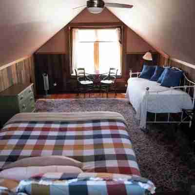 Plaza Perch~Downtown~Walkable Rooms