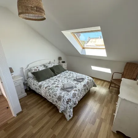 South-Facing Sea View Apartment in Carantec Отели в г. Карантек
