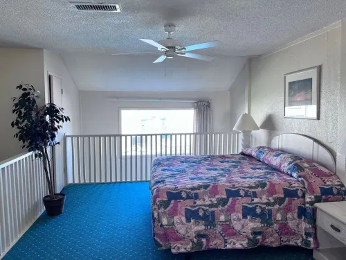Beachfront One Bedroom Condo w/Seaside Pool. Pet Friendly! 2 or 7 night stay.