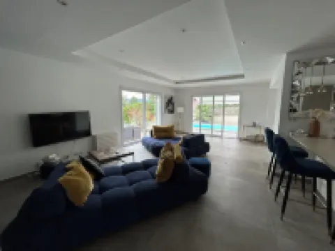 Villa Moderne 盧河畔拉科爾酒店