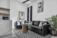 3 beds,Yard,Free Parking&Wine.Close to Everything!