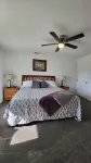 Burley HOT TUB Haven - Clean and Spacious!