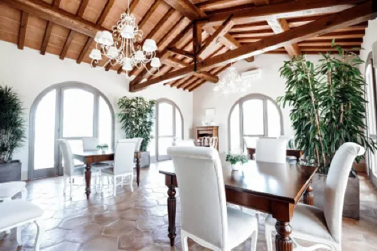 Elegant Villa in Figline, near the Mall,A/C,Sauna,saltwater heatable pool,sl 18