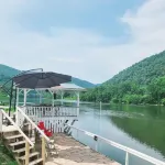 Charismatic 4-bedroom home on the New River