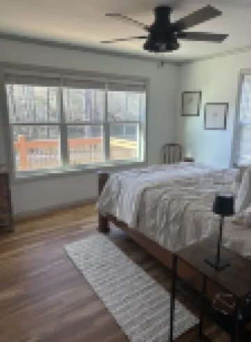 Romantic cottage, pet friendly, stunning views of Smoky mtns Pigeon River.