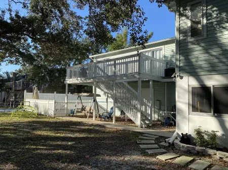 Paradise Vacation Rental with Water Views Отели рядом с достопримечательностью «Pop Stansell Park»