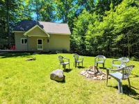 Tranquil Woodsy Getaway in Leelanau Peninsula - Golf, Wineries, Hiking, Beaches!