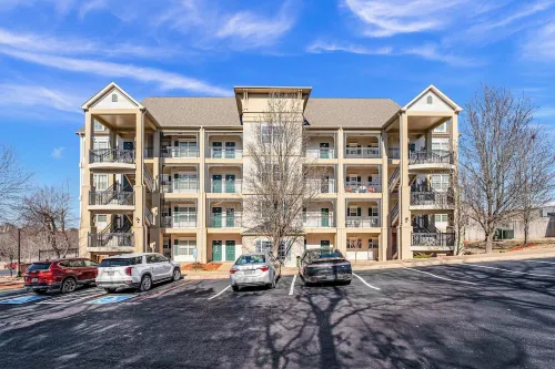 Beautiful accommodations in a terrific location with Christmas decor Nov-Jan.