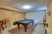 "Charming 3-Bedroom Chalet in Harpers Ferry, WV: Perfect Escape"