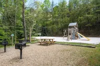 Beautiful views! Sleeps 3-4, Indoor Pool