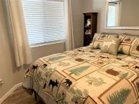 Fantastic renovated condo, ground floor close to Show Low Hospital, W/D in unit! Hotels near Walmart Supercenter