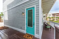 Luxurious House on the Canal, Pool, Hot Tub, steps to BEACH