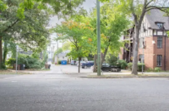 Quaint Cottage close to Vanderbilt and Downtown