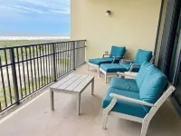 Excellent! 5- Star Beachfront Condo.