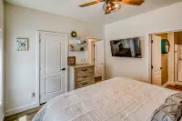 !!!NEW HOME AMAZING RIVER VIEWS!!!EXPERIENCED HOST PRIVATE BEACH & LAUNCH RAMP