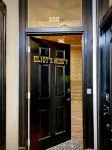 Eliot’s Ness’t: Modern Loft Downtown Hot Springs for 6! Hotels in 