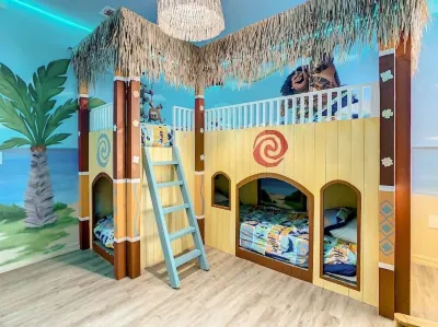Custom Themed Home sleeps 32 -near parks with private pool, theater, game room!