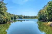 The Chic Chalet Hotels in Innsbrook