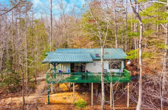 Couples Romantic Getaway Cabin with Indoor Hot Tub and Mountain View