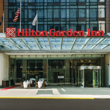 Hilton Garden Inn New York Times Square North Отели рядом с достопримечательностью «Манхэттен»