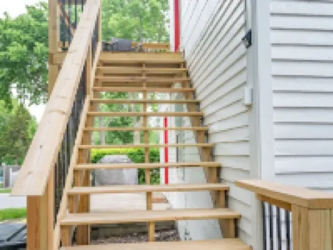 Vintage Space! 60 Seconds from Downtown Lee Summit Hotels in Lee's Summit